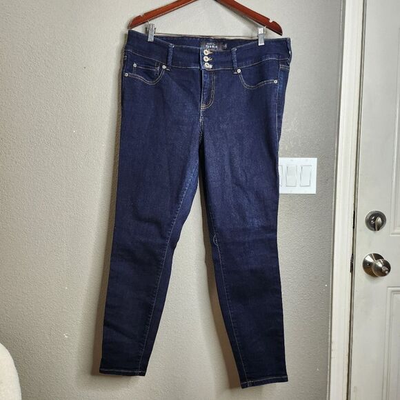 Torrid Premium Denim Jeggins - Picture 1 of 8